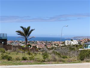 721 m² Land available in Hartenbos Heuwels