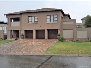 4 Bed House in Carlswald North Estate