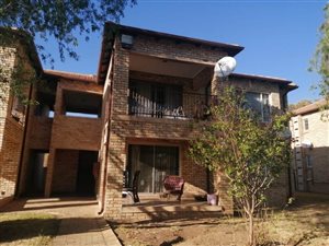 2 Bed Flat in Erand Gardens