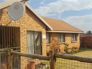 3 Bed Townhouse in Fochville