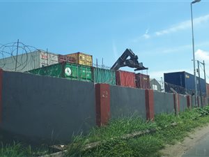 8000 m² Industrial space in Mobeni