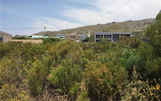 600 m² Land available in Pringle Bay