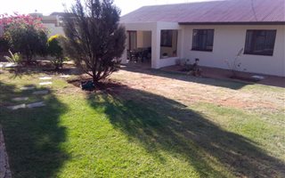 4 Bedroom House in Kwaggasrand