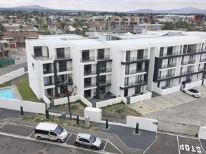 2 Bed Apartment in Waves Edge