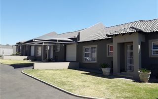 2 Bedroom Simplex in Rangeview
