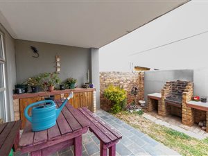 2 Bed Townhouse in Kensington