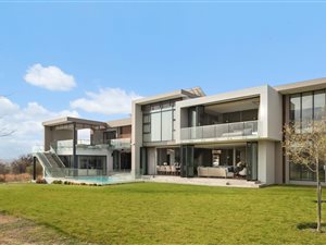 5 Bed House in Steyn City