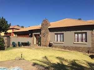 4 Bed House in Amberfield Manor