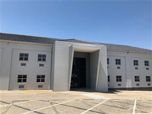 610 m² Office Space in Halfway House