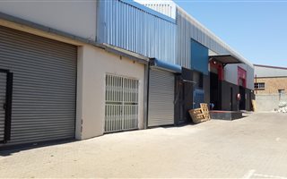 450 m² Commercial space in Monavoni