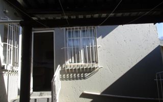 1 Bedroom Garden Cottage in Rewlatch