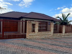 3 Bed House in Ivy Park