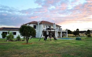 6 Bedroom House in Grootfontein Estate