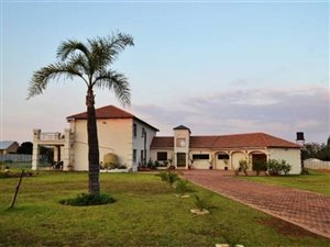 6 Bed House in Grootfontein Estate