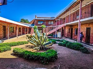 1200 m² Commercial space in Temba