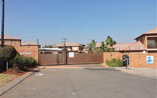 2 Bedroom Apartment in Strubens Valley