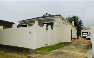 3 Bedroom House in Uitenhage Central