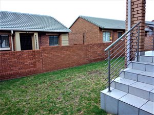 3 Bed Townhouse in Mooikloof Equestrian Estate