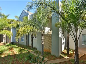 2 Bed Townhouse in Eagle Canyon Golf Estate
