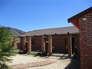 3 Bed House in Graaff Reinet