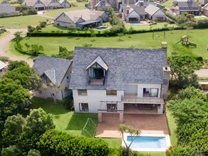 5 Bed House in Cotswold Downs Estate
