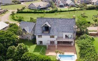 5 Bedroom House in Cotswold Downs Estate