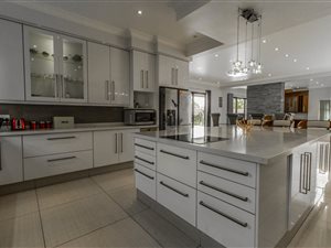 5 Bed House in Bedfordview