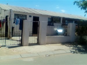 2 Bed House in Naledi