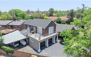 4 Bedroom House in Vorna Valley
