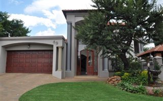 4 Bedroom House in Boardwalk Manor