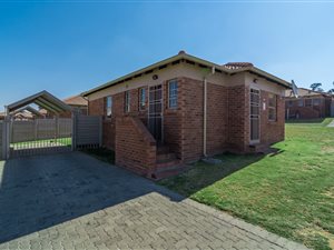 2 Bed House in Olievenhoutbosch