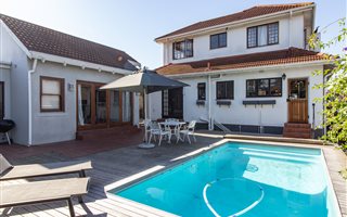 6 Bedroom House in Plumstead