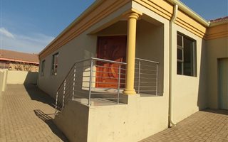 3 Bedroom House in Die Heuwel