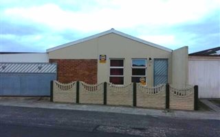 5 Bedroom House in Strandfontein