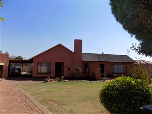 7 Bed House in Rondebult
