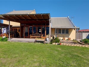 6 Bed House in Philippi