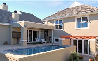 4 Bedroom House in Zevenwacht