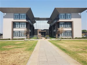 893 m² Office Space in Parkhaven
