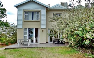 2 Bedroom Townhouse in Pinnacle Point Golf Estate