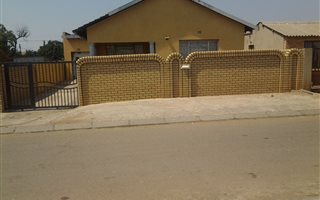 2 Bedroom House in Pimville