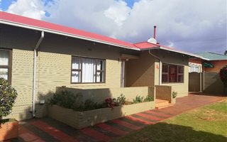 6 Bedroom House in Discovery