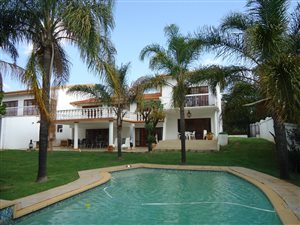 9 Bed House in Waterkloof Ridge