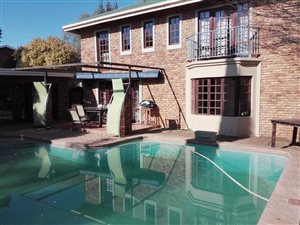 5 Bed House in Pentagon Park