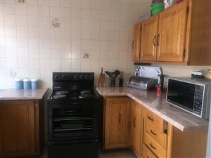 3 Bedroom Apartment in Clayville East