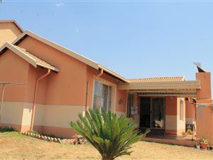 3 Bed Duet in Thatchfield