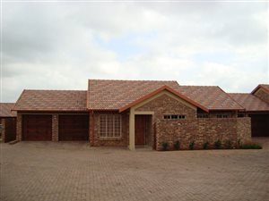 2 Bed Townhouse in Sinoville