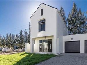 2 Bed Duplex in Nuutgevonden