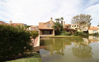 4 Bedroom Apartment in Seaside Longships