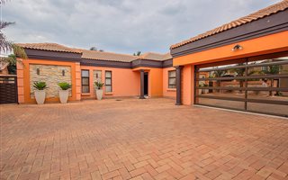 4 Bedroom House in Clearwater Estate