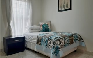 2 Bedroom Apartment in Mooikloof Heights